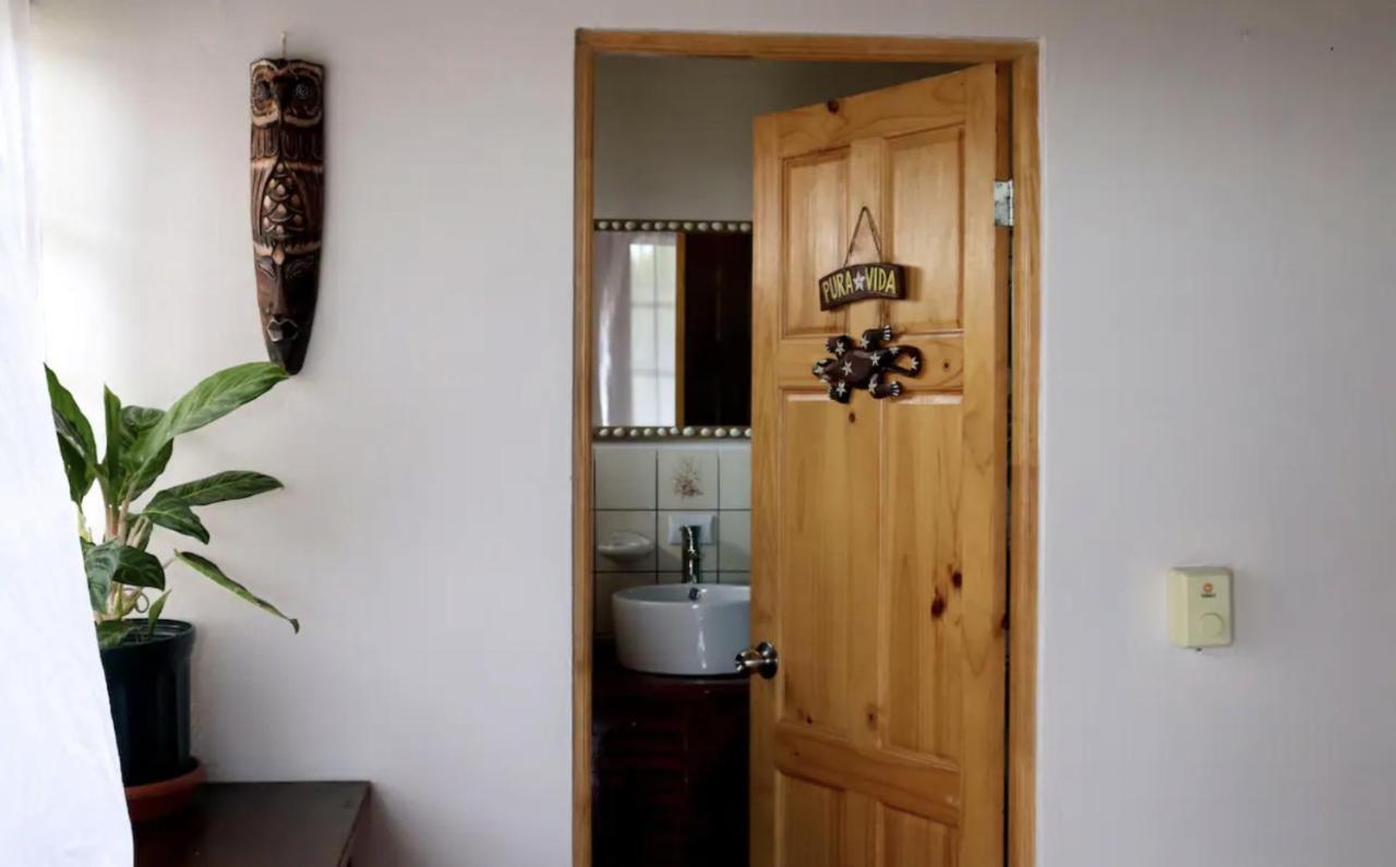 Casa Geraldo Bed & Breakfast Manuel Antonio Exterior photo